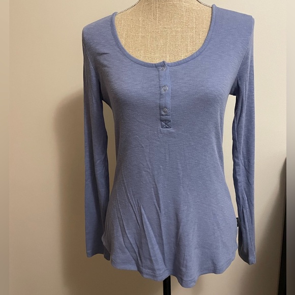 #110- EDDIE BAUER- Women's Everyday Thermal Henley size xs - Picture 1 of 5